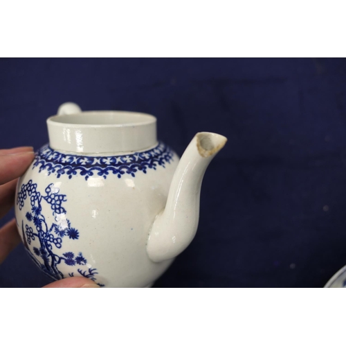 479 - Liverpool porcelain blue and white teapot and cover, by John and Jane Pennington, in the cannonball ... 