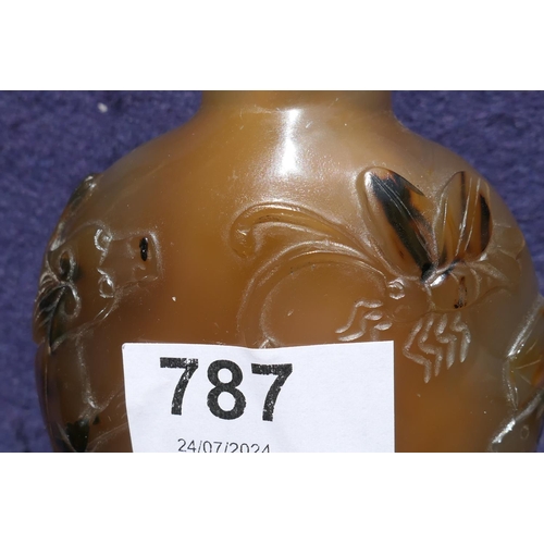 787 - Chinese carved agate snuff bottle, 19th Century, carved with a horse and other creatures, 7.5cm; als... 