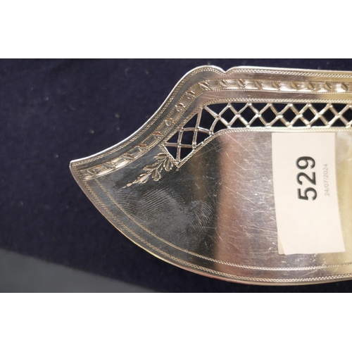 529 - George III silver fiddle pattern fish slice, London 1804, weight approx. 130g; also a later silver f... 