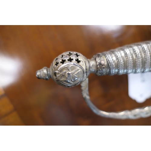 875 - George II silver hilted small sword, London 1759, maker slightly indistinct, possibly T*E/F, 33'' st... 