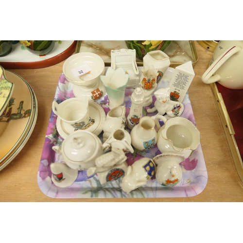 32 - Small selection of Goss and other crested china