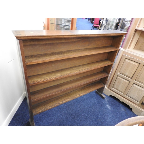 550 - Oak open bookcase or plate rack, width 126cm, depth 16cm