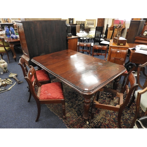 563 - Victorian mahogany wind-out dining table together with six William IV mahogany bar back dining chair... 