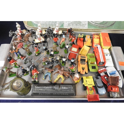 59 - Diecast model soldiers including Britains, also a Britains searchlight, and a small number of toy ve... 