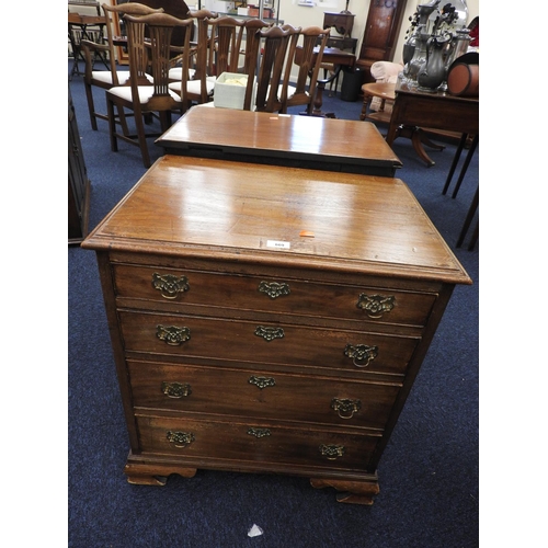 669 - Mahogany small chest of drawers, width 63cm, height 72cm