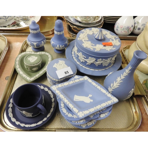 85 - Small selection of Wedgwood jasperware