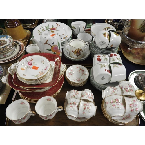 92 - Worcester Evesham Vale fruit patterned dinner and teaware, also Paragon china teaware and other mixe... 