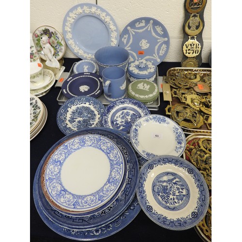 63 - Small number of Wedgwood jasperware ceramics and a number of blue and white printware plates