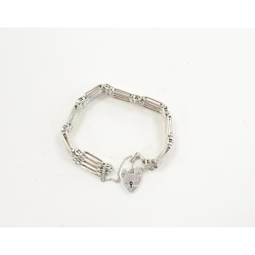 260 - Silver gate link bracelet with padlock clasp, weight approx. 28g