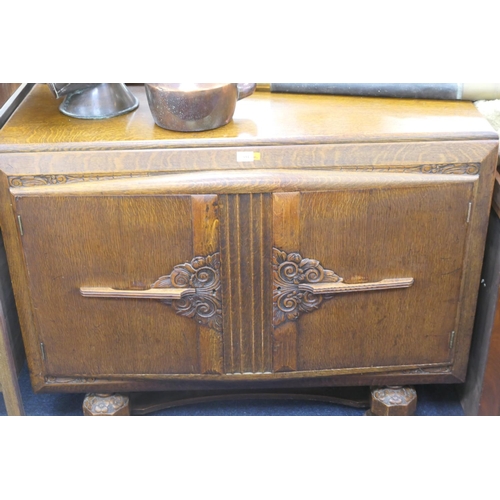 594 - 1940s oak sideboard, width 121cm, height 102cm