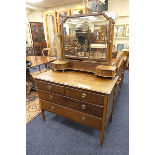 588 - Edwardian mahogany dressing chest