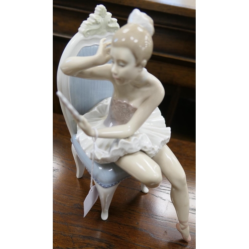 77 - Lladro porcelain figure 'Vanity'