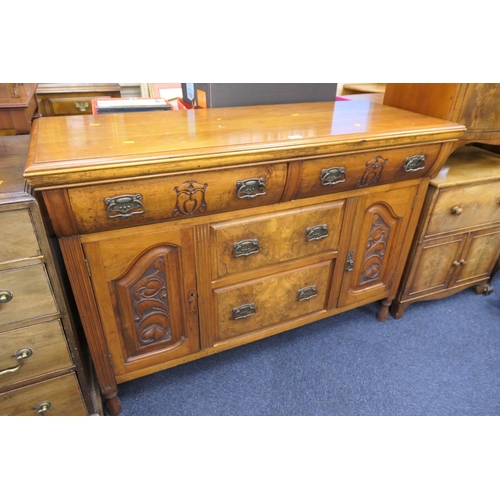 350 - Victorian carved walnut sideboard, width 137cm, height 97cm, depth 52.5cm