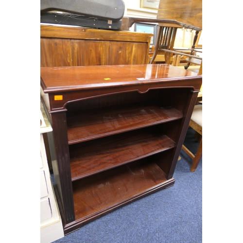 363 - Mahogany open bookcase, width 85cm, height 89cm