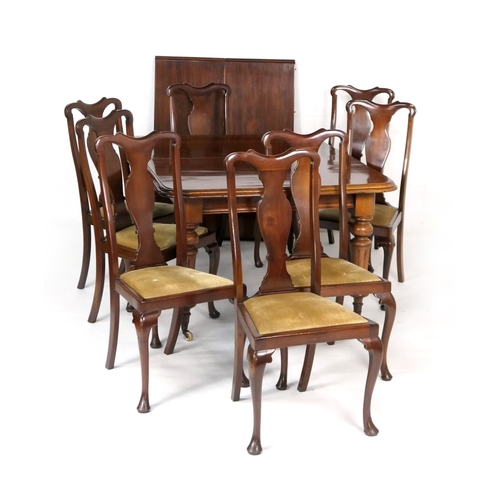 538 - Victorian mahogany wind out dining table, the top with a moulded edge over turned and fluted legs wi... 