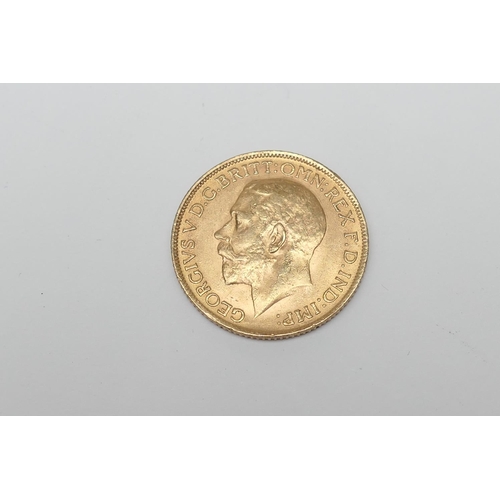 94 - George V gold sovereign, 1913 (EF), weight approx. 7.98g