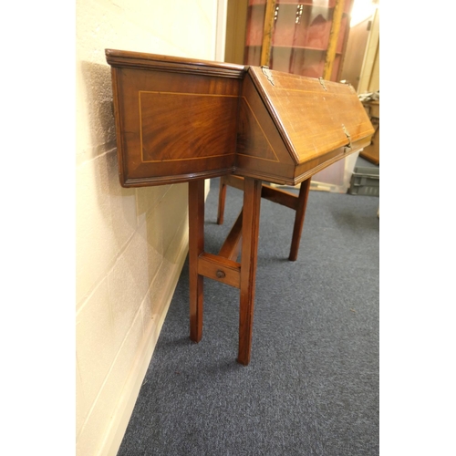 551 - Christiani Shean, London, George III mahogany cased spinet, circa 1780-1800, on a later stand (NB: F... 