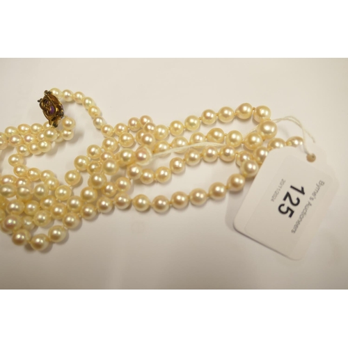 125 - Double strand necklace of cultured pearls, the largest approx. 9mm, the smallest 5mm, length 50cm, u... 