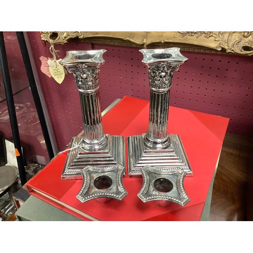 252 - Pair of Victorian silver Corinthian column dwarf candlesticks, Sheffield 1899, height 16cm (loaded)