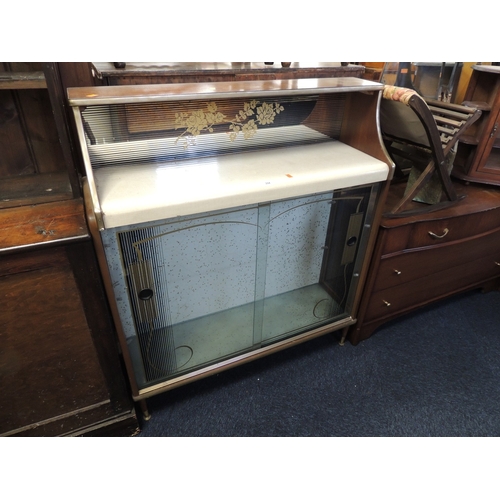 354 - Early 1960s display cabinet with glass shelves, width 95cm, height 115cm