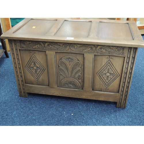 496 - Small oak blanket chest, width 82cm