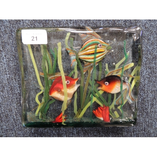 21 - Murano Aquarium glass sculpture, worked with fish swimming amidst weeds, 21cm x 17cm, depth  33mm