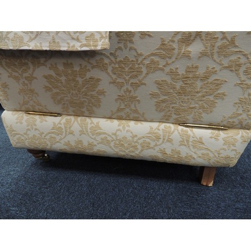 576 - Quality knole settee, upholstered in ivory and fawn floral fabric, width 223cm, depth 106cm, height ... 