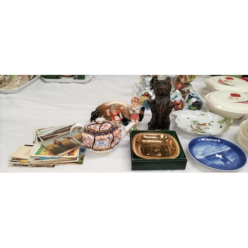 220 - A Copeland Imari pattern teapot, 2 Hummel figures, postcards, pictures etc