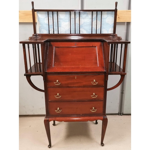 623 - An Edwardian mahogany Art Nouveau bureau fitted 3 drawers, with spindle turned gallery back and simi... 