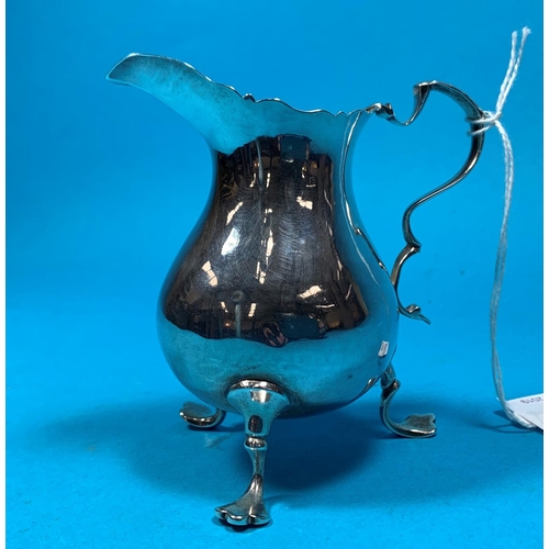 331 - A Georgian silver cream jug, London 1777, 2.9 oz, 4