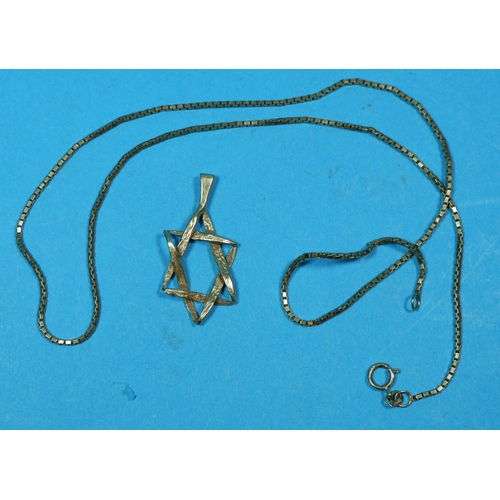 370 - An intertwined star pendant (marks worn, tests as 9ct); on 9carat hallmarked gold fine box chain