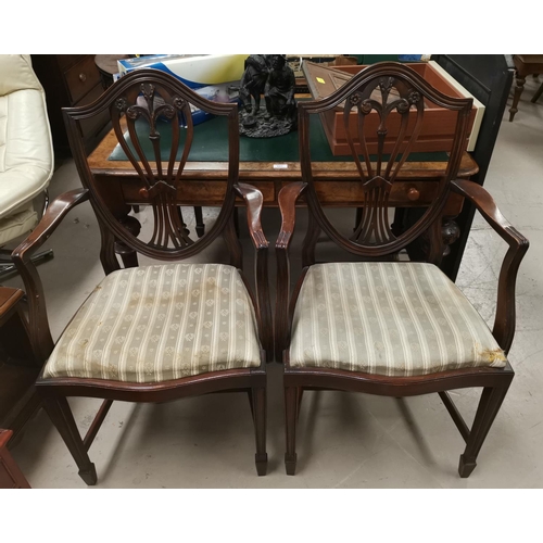 625 - A set of 6 (4 + 2) mahogany reproduction dining chairs with shield backs