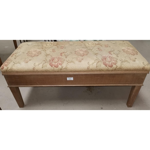 592 - An Edwardian mahogany duet stool with cushioned box seat, on square tapering legs, length 37