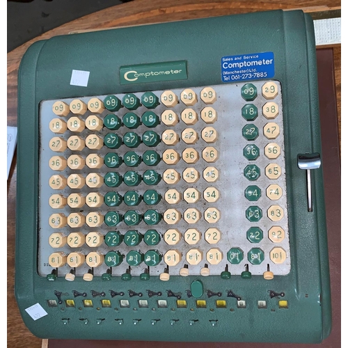 422 - A vintage Comptometer calculator