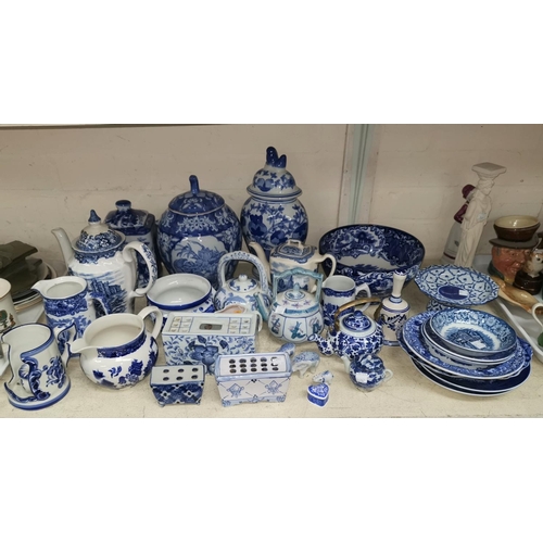 262 - Two modern oriental blue & white vases; a selection of blue & white china; a 1970's Poole plate; etc... 