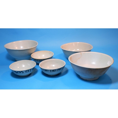 265 - six 18th century Tek Sing cargo bowls diameters from 7