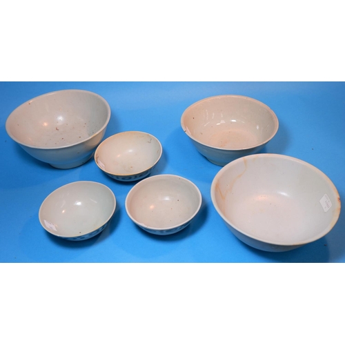 265 - six 18th century Tek Sing cargo bowls diameters from 7