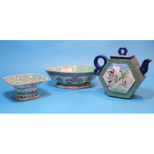 273 - A 19th century Chinese enamelled Yishing footed bowl, length 7.5