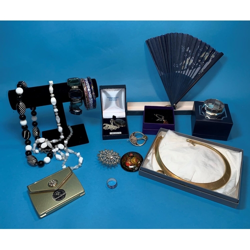 328 - A tiepin stamped '9CT'; a silver napkin ring; a coin dish; various coins and costume jewellery