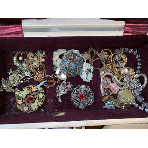 374 - A selection of costume jewellery; 2 jewellery boxes