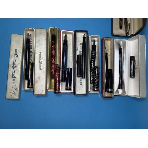 206 - 11 boxed vintage fountain pens including The Blackbird, Conway Stuart, Swan, Watermans, etc and a Sh... 