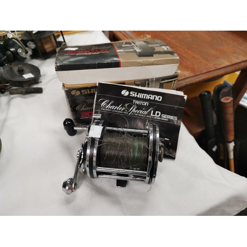 604 - An originally boxed Shimano Triton Charter Special 2000LD fishing reel