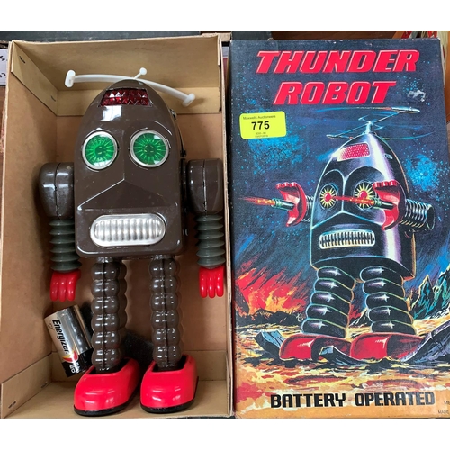 775 - A boxed battery operated 'Thunder Robot'