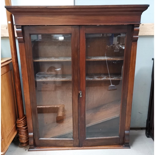 45 - A Victorian mahogany bookcase top enclosed by 2 glazed doors