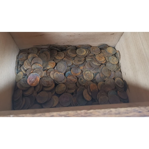 468 - A large selection of pre-decimal half pennies; a stained wood box
NO BIDS ON THIS LOT SOLD WITH NEXT... 