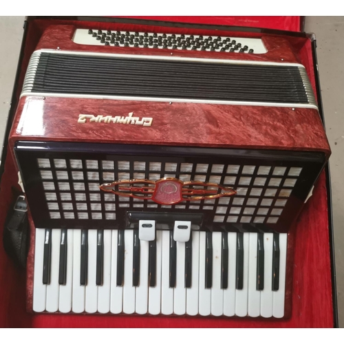499 - An 80 base piano accordion 