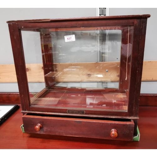 637 - A table top mahogany display case