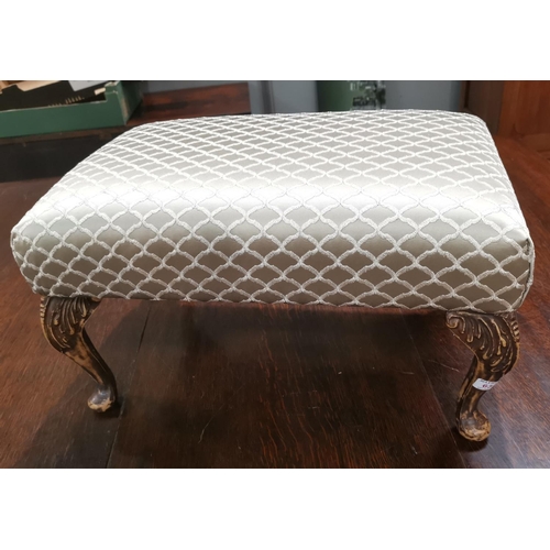 632a - A stool on cabriole legs with champagne coloured decoration