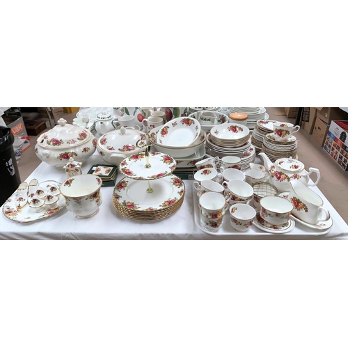 173 - A selection of Royal Albert Old Country Roses, including 2 tier cake stand; clock; menu holders; etc... 