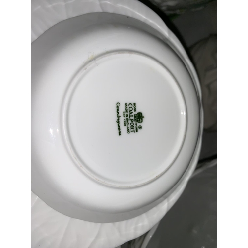 196 - A Wedgwood Countryware dinner service